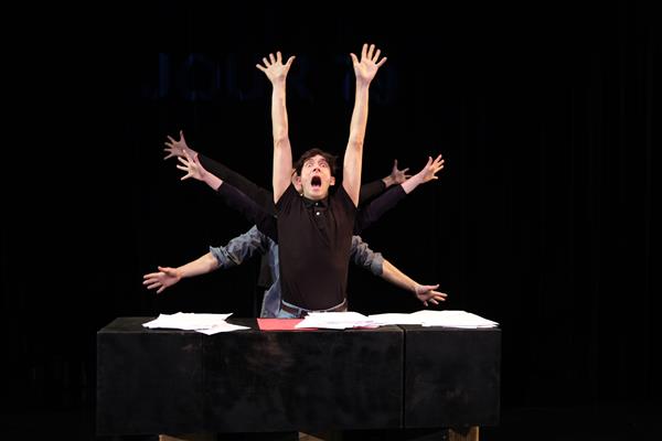 Théâtre : YODEL, chronique d'un putsch involontaire