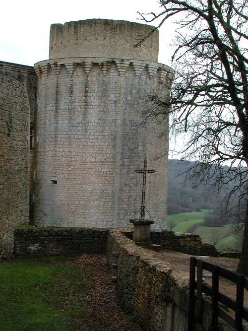 Le GR de Pays, du château de Fumel, au château de Bonaguil