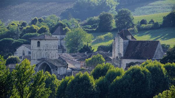 Abbaye et village de Saint-Maurin