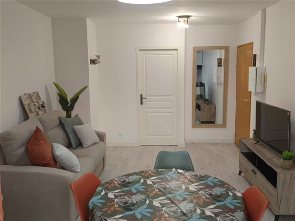 Studio tout confort face au château