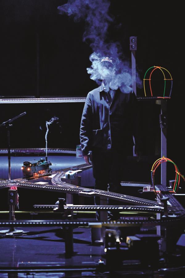 Théâtre d'objets sonores et connectés, human Beatbox - "Track"