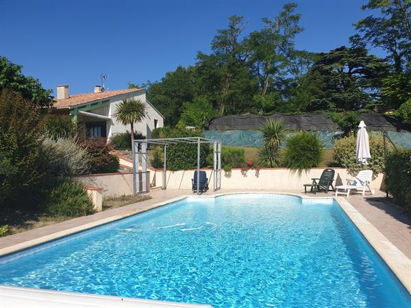 Villa entièrement privée au calme